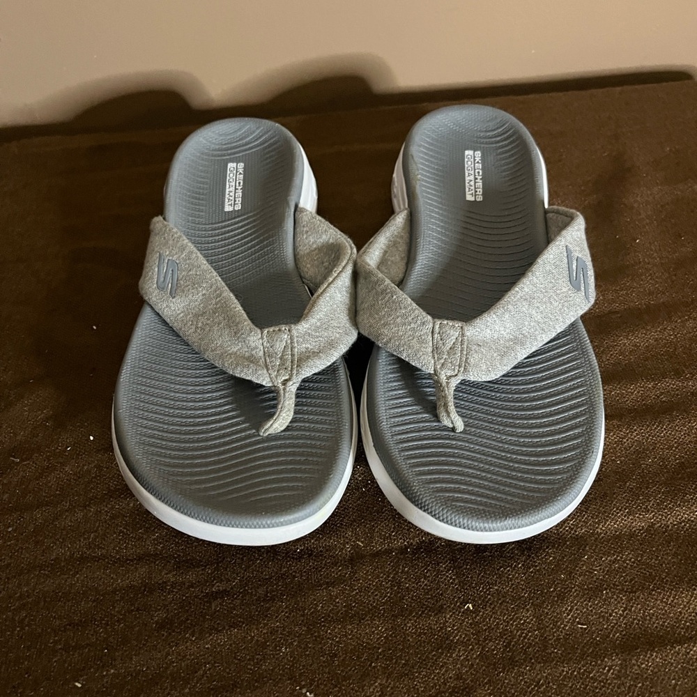 😄Skechers sandals toe gap flips GoGaMat 6